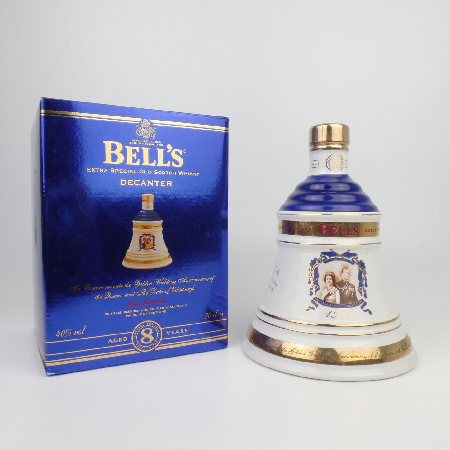 Bell's Royal Decanter 1997 To Commemorate Golden Wedding Anniversary Of Queen Elizabeth & Duke Of Edinburgh
