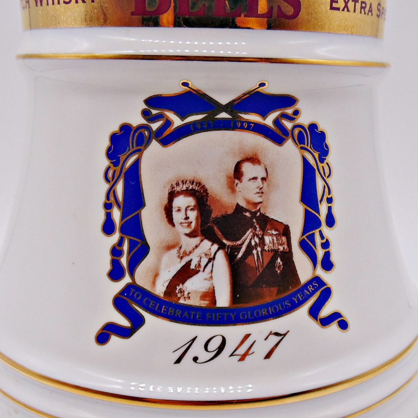 Bell's Royal Decanter 1997 To Commemorate Golden Wedding Anniversary Of Queen Elizabeth & Duke Of Edinburgh
