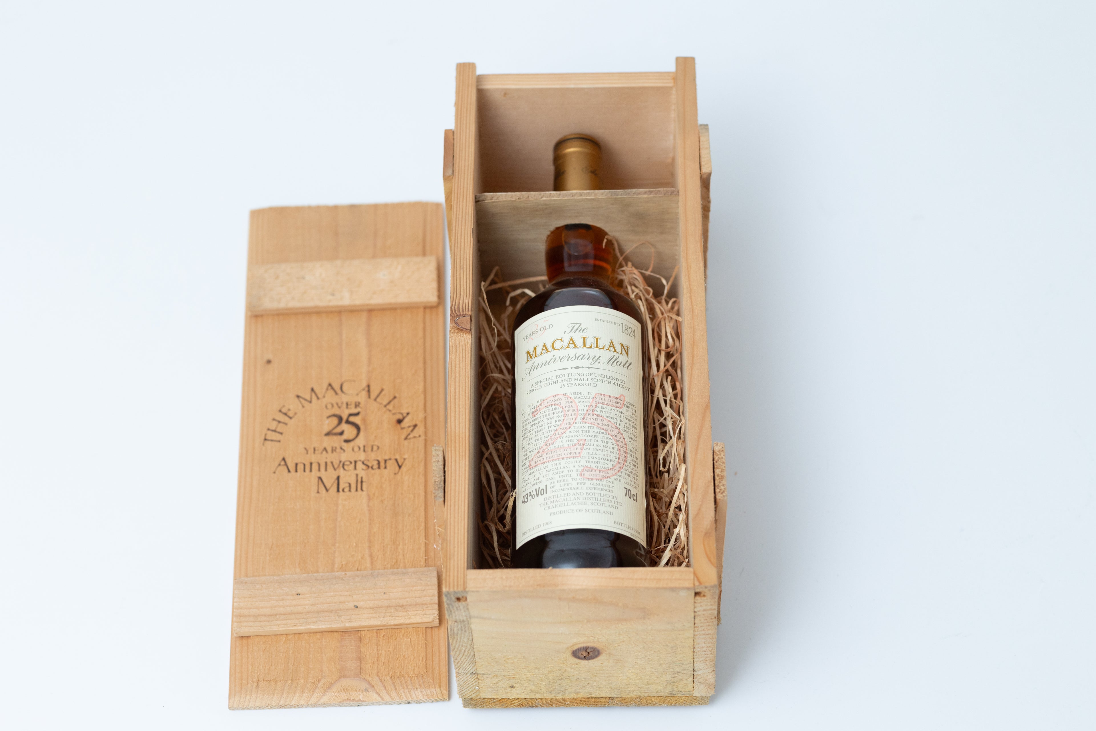 Macallan 1968 25 Year Old Anniversary Malt Bottled 1994 With Original Wood Box