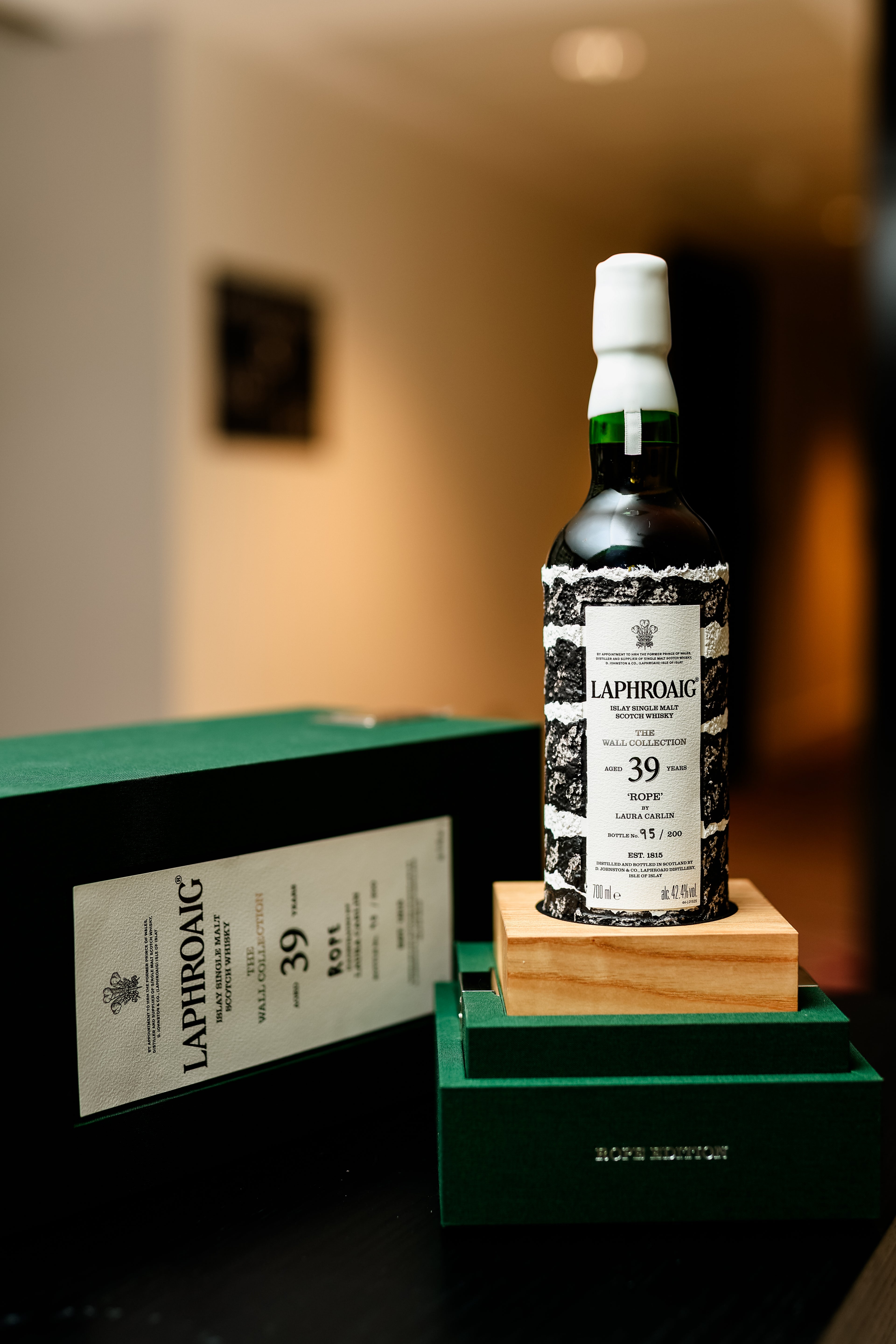 Laphroaig 39 Year Old - The Wall Collection (Rope Edition)